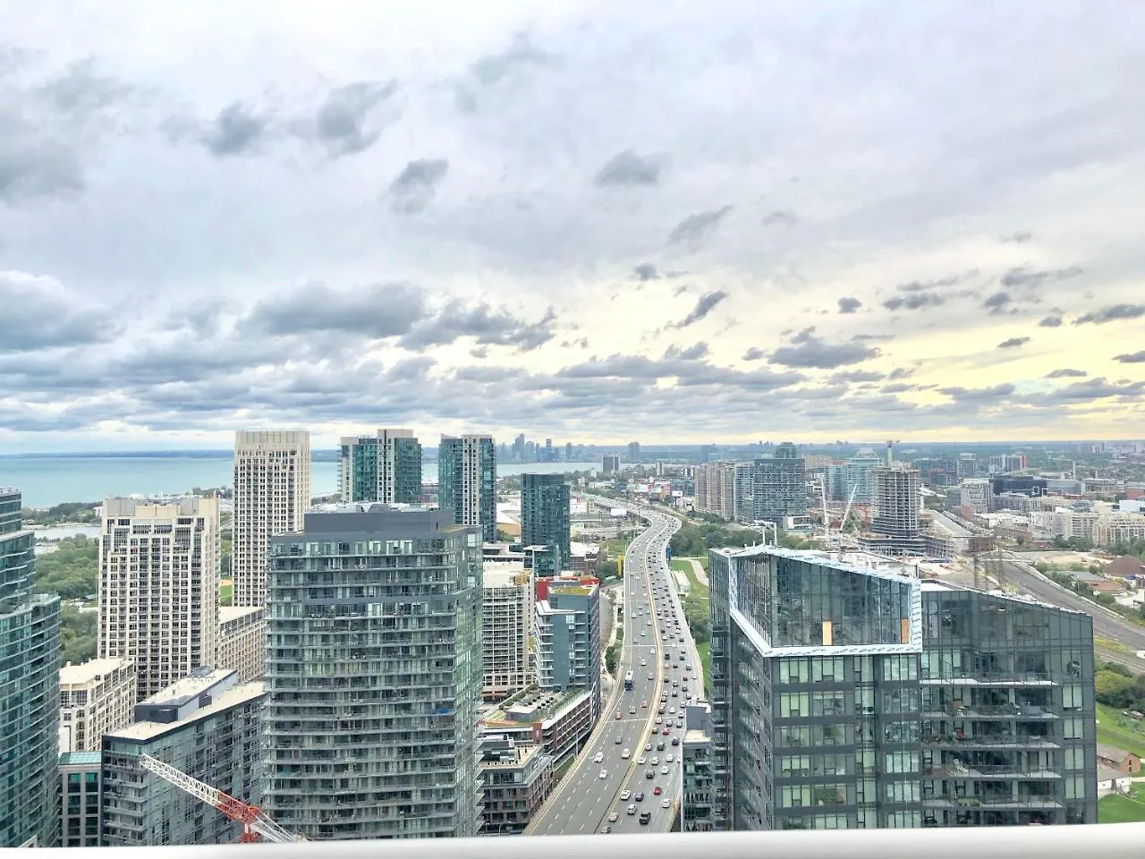 Simply Comfort. Amazing Downtown Apartments Toronto Canada